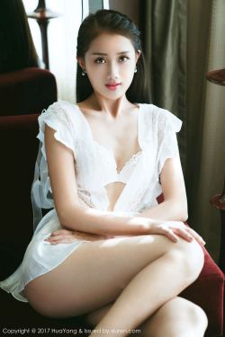 美女尿裤子